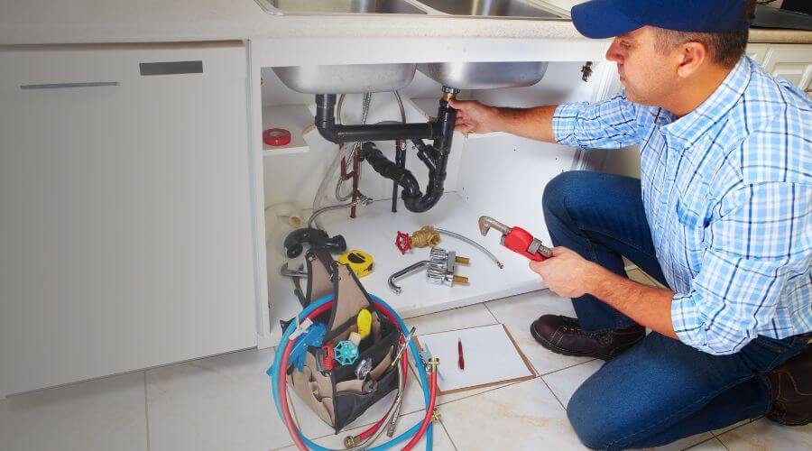 Expert burst pipe repair services in Shiner, TX